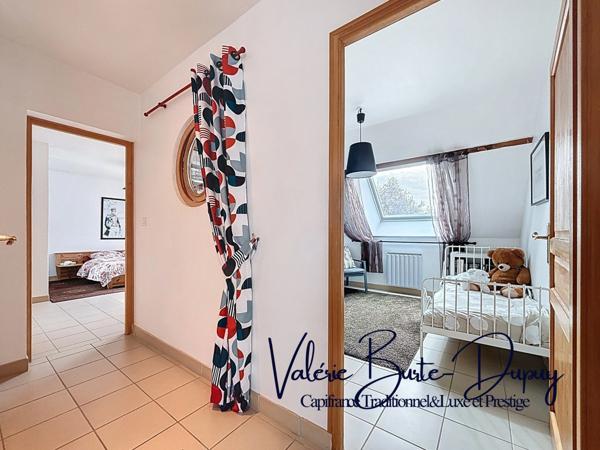 ST DENIS EN VAL, à 15 min d'Orléans, Maison de 2003 à vendre 190m2 5 chambres avec jardin arboré de 1800m2, garage attenant, dépendances