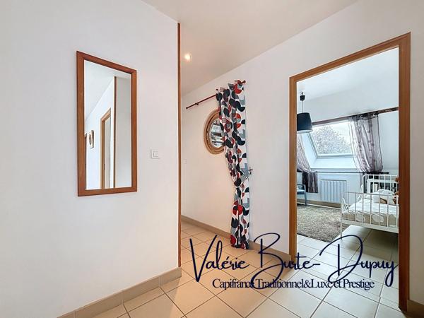 ST DENIS EN VAL, à 15 min d'Orléans, Maison de 2003 à vendre 190m2 5 chambres avec jardin arboré de 1800m2, garage attenant, dépendances