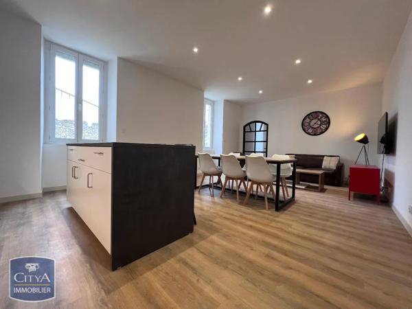 Appartement à louer 2 pièces 53.17m² Roquemaure (30150)