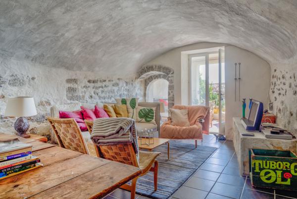 Hyères (83400) Maison de caractère avec vue mer dans quartier vieille ville de Hyères