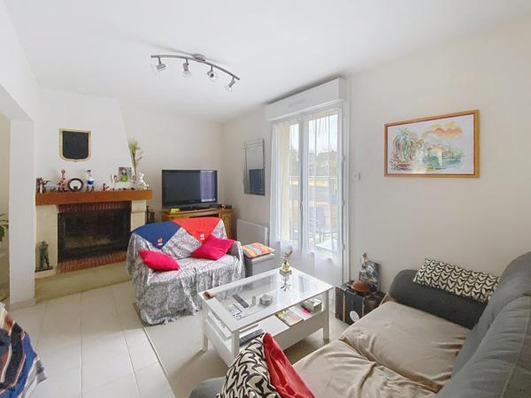 Pavillon de 93m², sur un terrain de 894m²