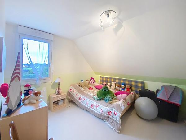 Pavillon de 93m², sur un terrain de 894m²