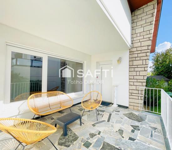 Villa californienne 5 pièces de 173 m² au sol avec piscine et jardin de 1 022 m² à Rombas