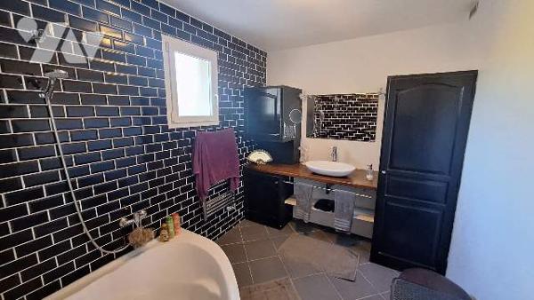 Maison , jardin, piscine