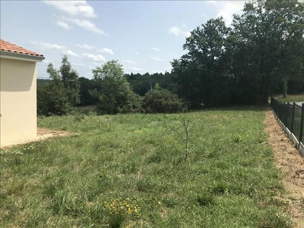 Maison à louer 779 € CC EYMOUTHIERS 3 p 82 m² DPE B