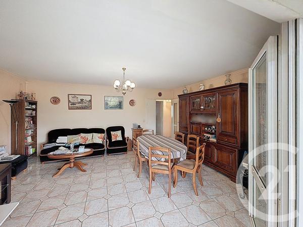 Appartement F5 à vendre  4 pièces - 100,50 m2 ST DENIS - 93