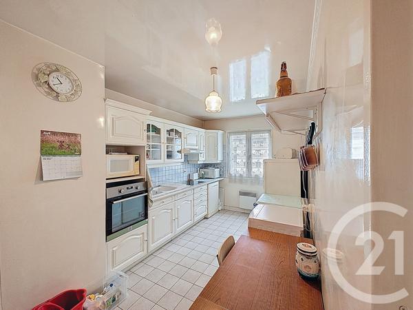 Appartement F5 à vendre  4 pièces - 100,50 m2 ST DENIS - 93