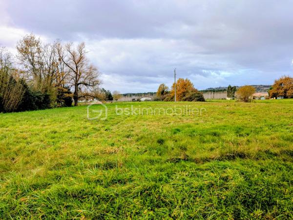 Terrain de 1 800 m²