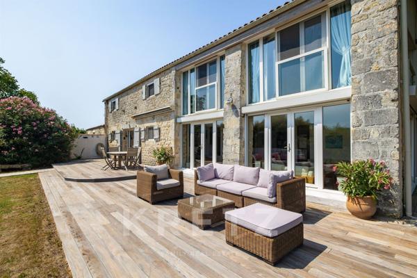 Propriété d’exception sur l’Île d’Oléron, 245 m² au cœur d’un parc de 1,3 ha avec piscine et étang