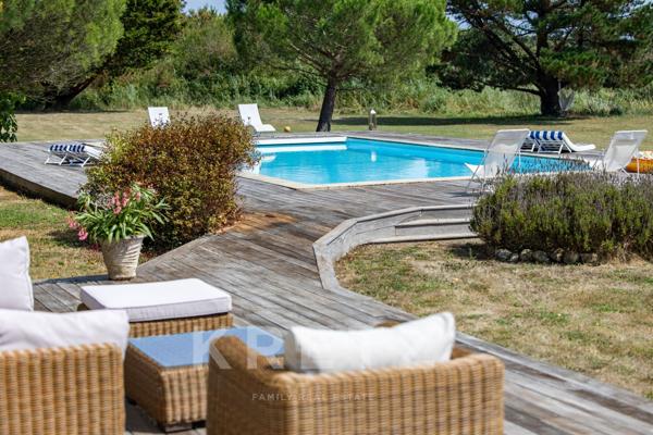 Propriété d’exception sur l’Île d’Oléron, 245 m² au cœur d’un parc de 1,3 ha avec piscine et étang
