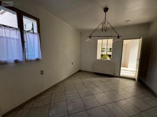 Maison à louer à Dole dans le Jura (39100), ref : 39033-L453