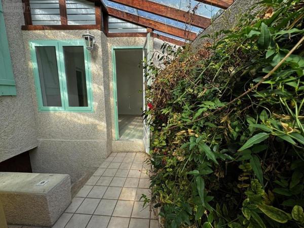 Maison à louer à Dole dans le Jura (39100), ref : 39033-L453