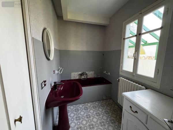 Maison à louer à Dole dans le Jura (39100), ref : 39033-L453