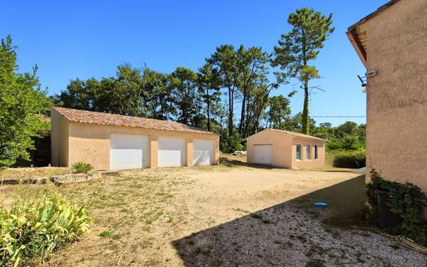 Maison à vendre    10 pièces •  Saint-Alexandre