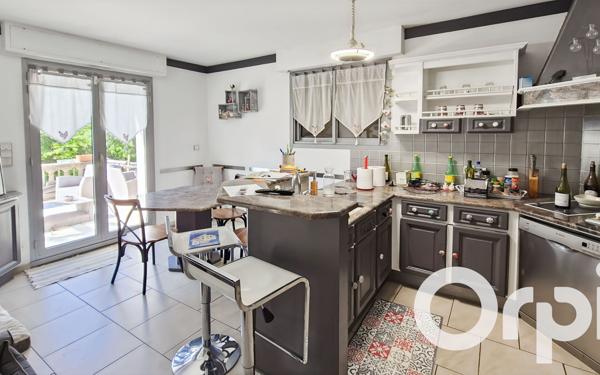 Maison à vendre    10 pièces •  Saint-Alexandre