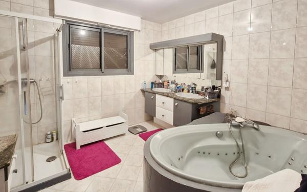 Maison à vendre    10 pièces •  Saint-Alexandre