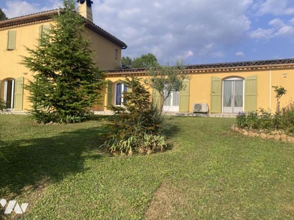 MAISON PROVENÇALE AVEC PISCINE ET OLIVERAIE