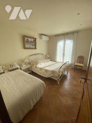 MAISON PROVENÇALE AVEC PISCINE ET OLIVERAIE