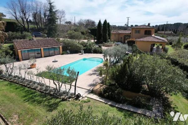 MAISON PROVENÇALE AVEC PISCINE ET OLIVERAIE
