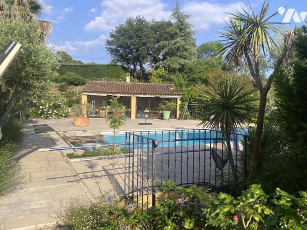 MAISON PROVENÇALE AVEC PISCINE ET OLIVERAIE