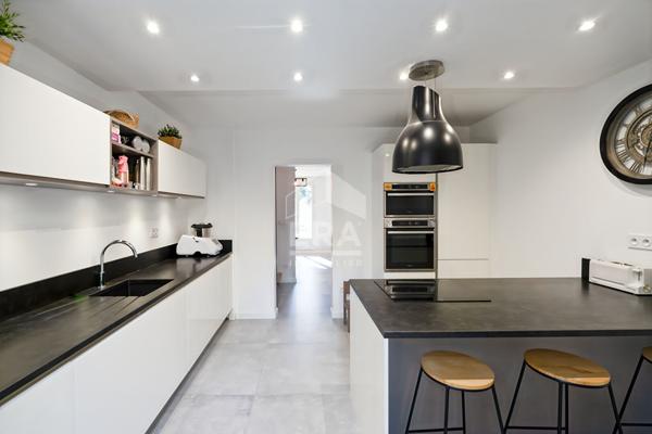 Maison Cabries 8 pièce(s) 190 m2