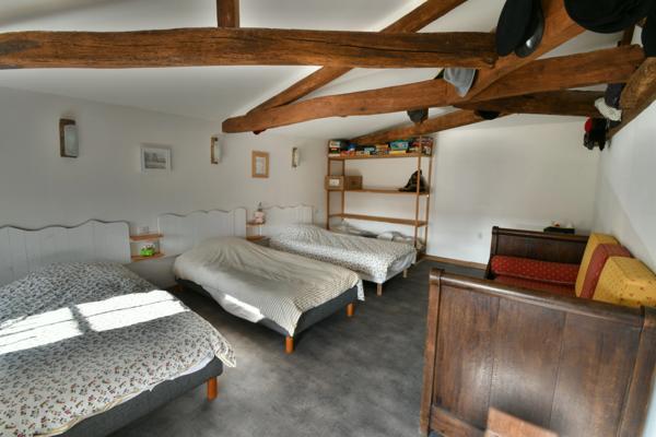 Maison à vendre 10 pièces TONNAY CHARENTE Proche (17)- 295 m² habitables-dépendance- jardin avec piscine