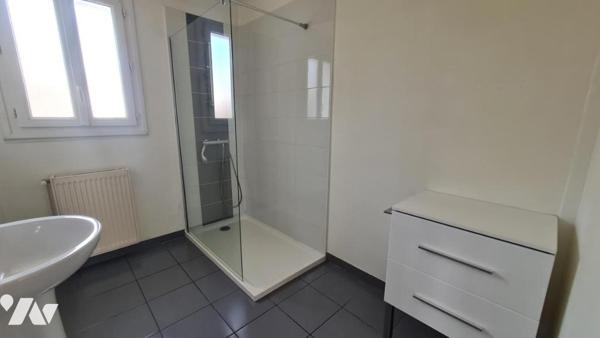 A VENDRE - SAINT-NAZAIRE OUEST - OCEANIS - 4 chambres et grand garage / hangar de 75 m².