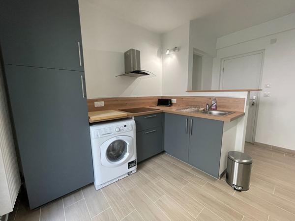 A LOUER -  AIX CENTRE VILLE - STUDIO +  TERRASSE  + CAVE - PRODUIT DE QUALITE - 25m²