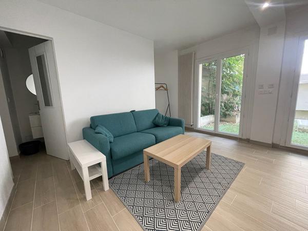A LOUER -  AIX CENTRE VILLE - STUDIO +  TERRASSE  + CAVE - PRODUIT DE QUALITE - 25m²