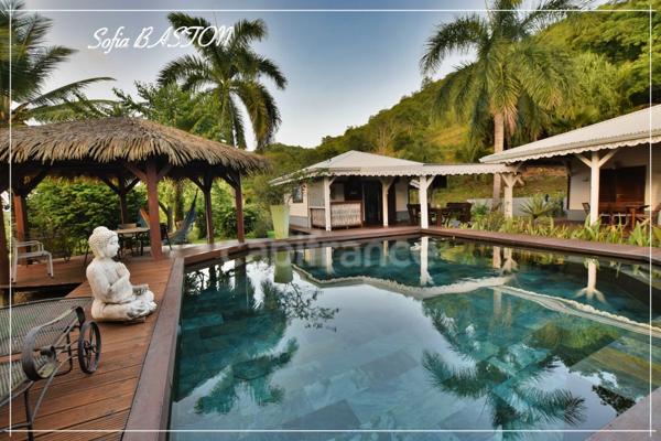 LES TROIS ILETS (972) Maison à vendre 6 pièces - Piscine - terrain de 650m2- 309m2 au sol et 153m2 en intérieur