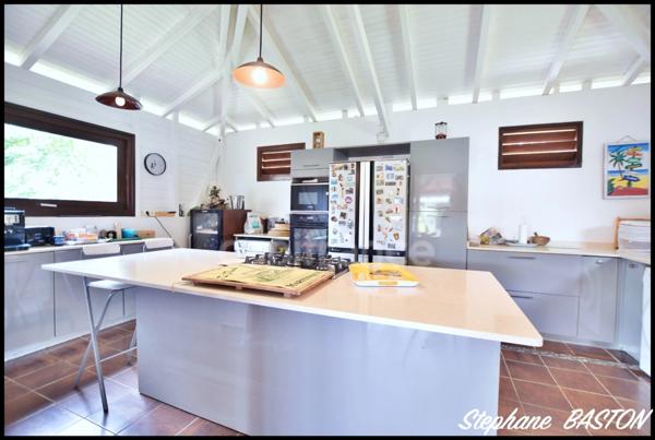 LES TROIS ILETS (972) Maison à vendre 6 pièces - Piscine - terrain de 650m2- 309m2 au sol et 153m2 en intérieur