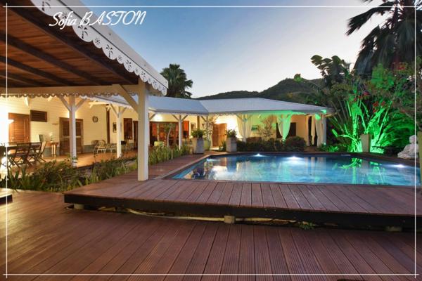 LES TROIS ILETS (972) Maison à vendre 6 pièces - Piscine - terrain de 650m2- 309m2 au sol et 153m2 en intérieur