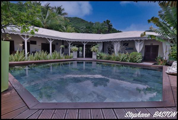 LES TROIS ILETS (972) Maison à vendre 6 pièces - Piscine - terrain de 650m2- 309m2 au sol et 153m2 en intérieur