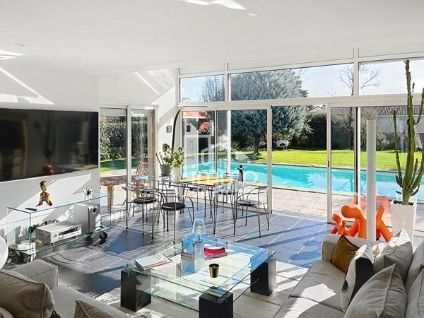 Maison Saint Denis Les Bourg 155 m2