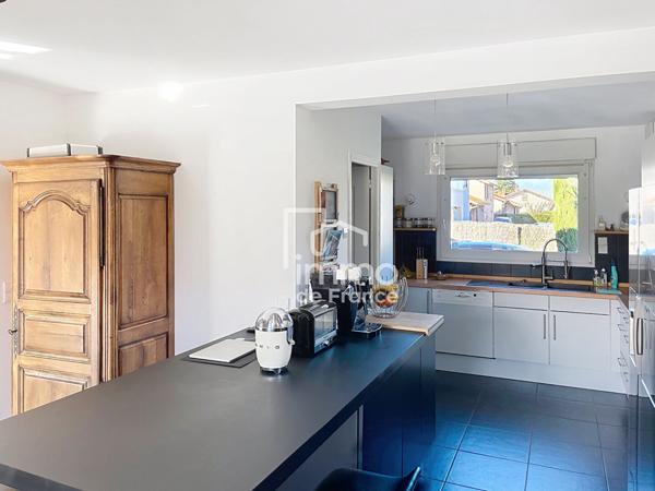 Maison Saint Denis Les Bourg 155 m2