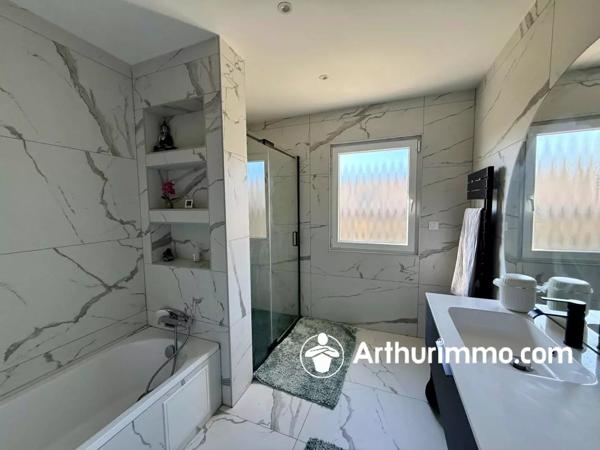Vente                                                      Maison
                        
                     5 pièces                      154 m2                     à Saint-Germain-le-Châtelet