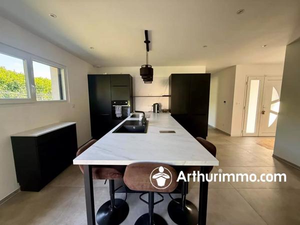 Vente                                                      Maison
                        
                     5 pièces                      154 m2                     à Saint-Germain-le-Châtelet