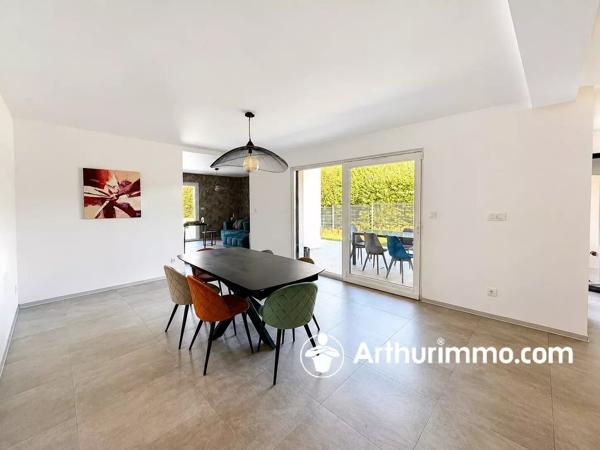 Vente                                                      Maison
                        
                     5 pièces                      154 m2                     à Saint-Germain-le-Châtelet