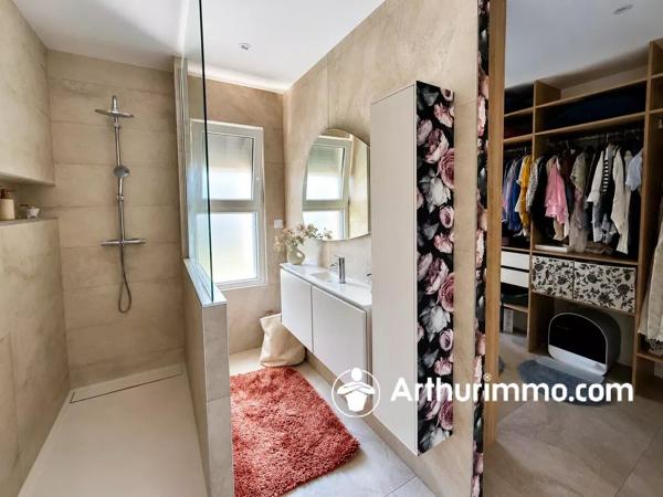 Vente                                                      Maison
                        
                     5 pièces                      154 m2                     à Saint-Germain-le-Châtelet