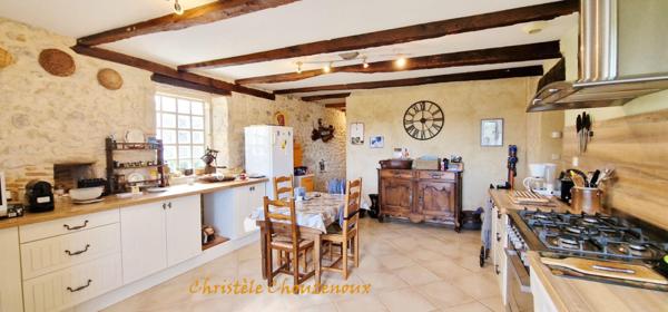 24210 thenon : Maison avec terrain sur 5768m²