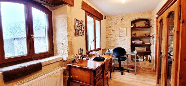 24210 thenon : Maison avec terrain sur 5768m²