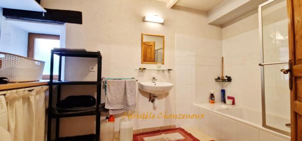 24210 thenon : Maison avec terrain sur 5768m²