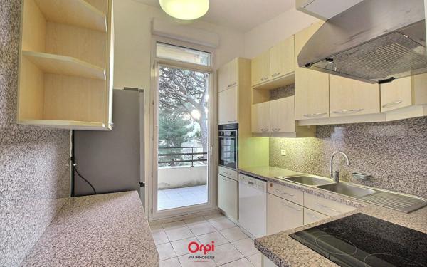 Appartement à vendre    4 pièces • 91,33 m2 Marseille 9