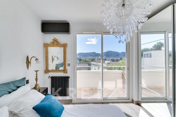 Beau T3 Art Déco avec terrasse, vue mer & montagne