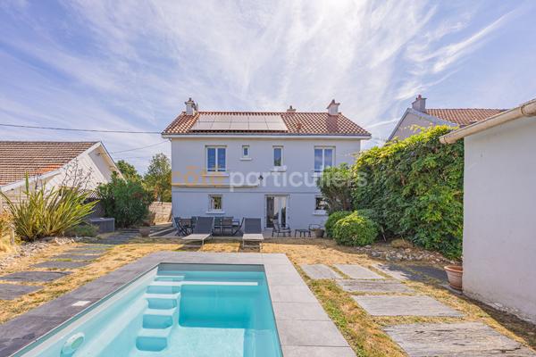 Vente
                Maison121 m² - 5 Pièces -
                    BOUGUENAIS (44340)
