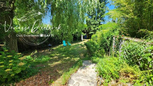 Maison de charme avec jardin - 3 chambres et sous sol total.