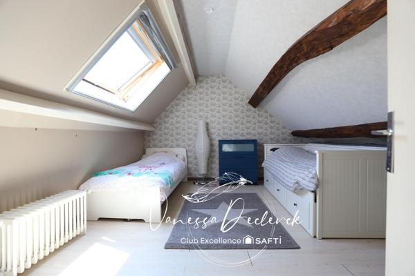 Maison de charme avec jardin - 3 chambres et sous sol total.