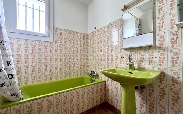 Maison à vendre    3 pièces •  Agen-d'Aveyron