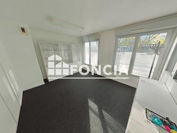Location Local commercial 3 pièces 64.41 m² - 32 RUE CRISTINO GARCIA La Plaine Saint Denis 93210
