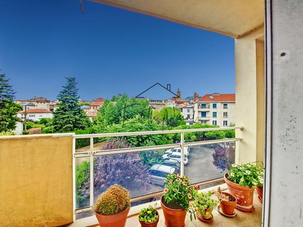 Millau (12100) Appartement traversant T3 (ancien T4) avec balcons et parking